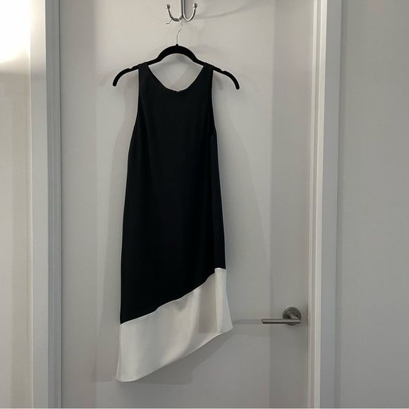 Club Monaco Quynh Asymmetrical Midi Dress | Black | Size: 00 - Picture 5 of 9